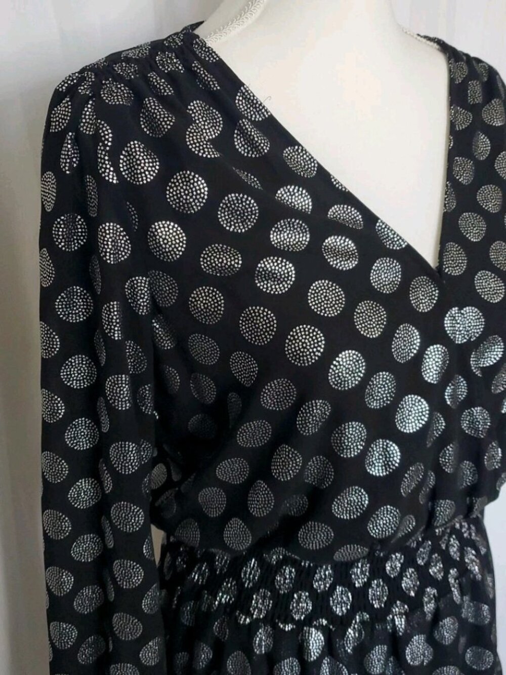 Michael Kors Black & Silver Polka Dot Surplice Long Sleeve Tiered Mini Dress M - Picture 3 of 15